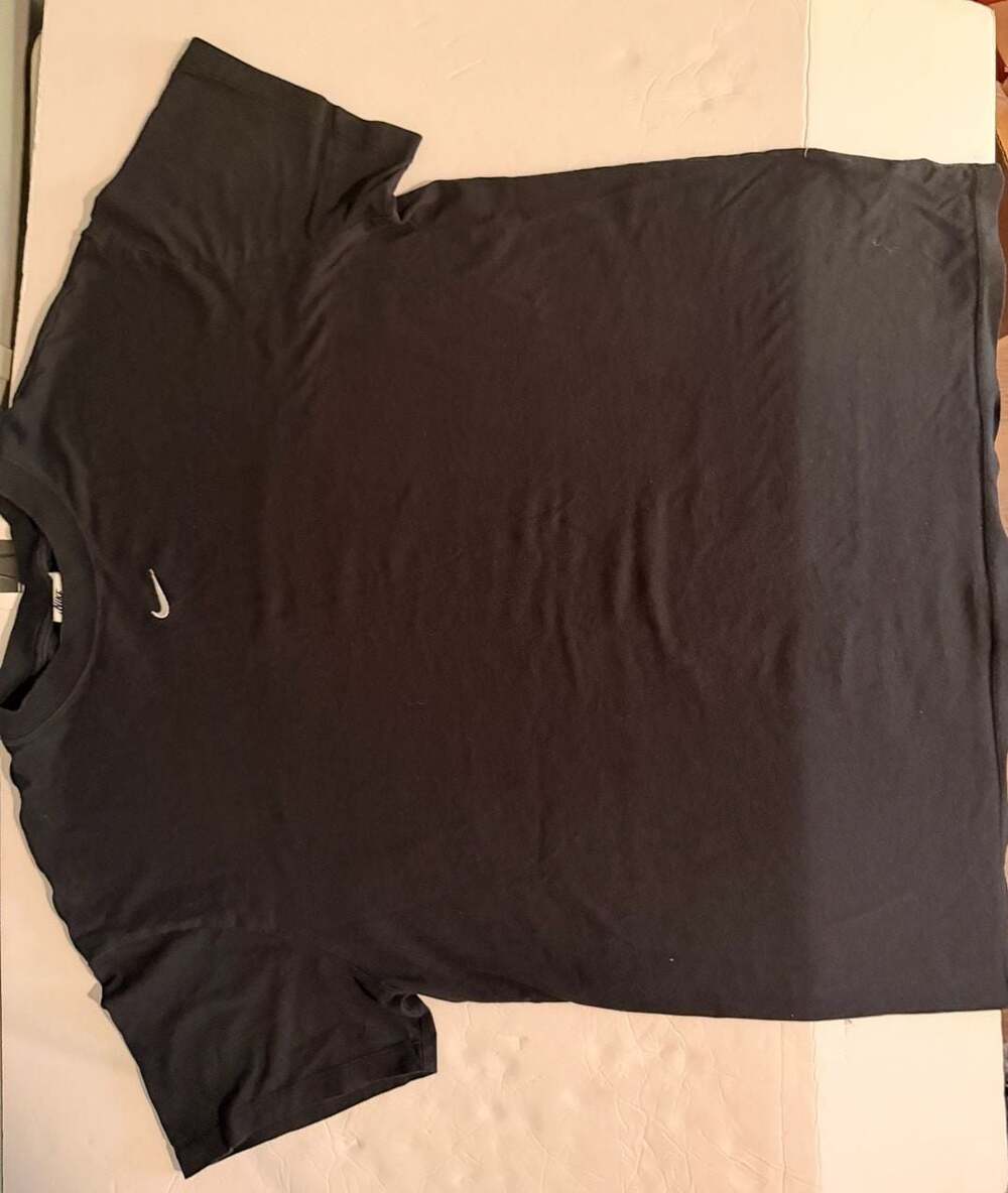 Nike Men's Black Short Sleeve T-Shirt with Embroidered Mini Swoosh, Size XL